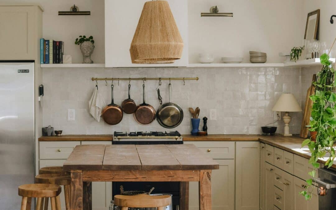 Choosing the Right Kitchen Countertop: A Guided Overview of Quartz, Wood, Laminate, Marble & Granite